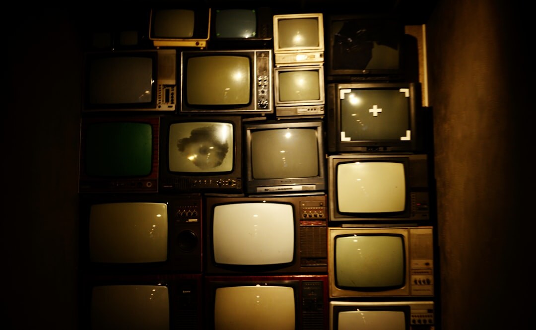 child watching old tv